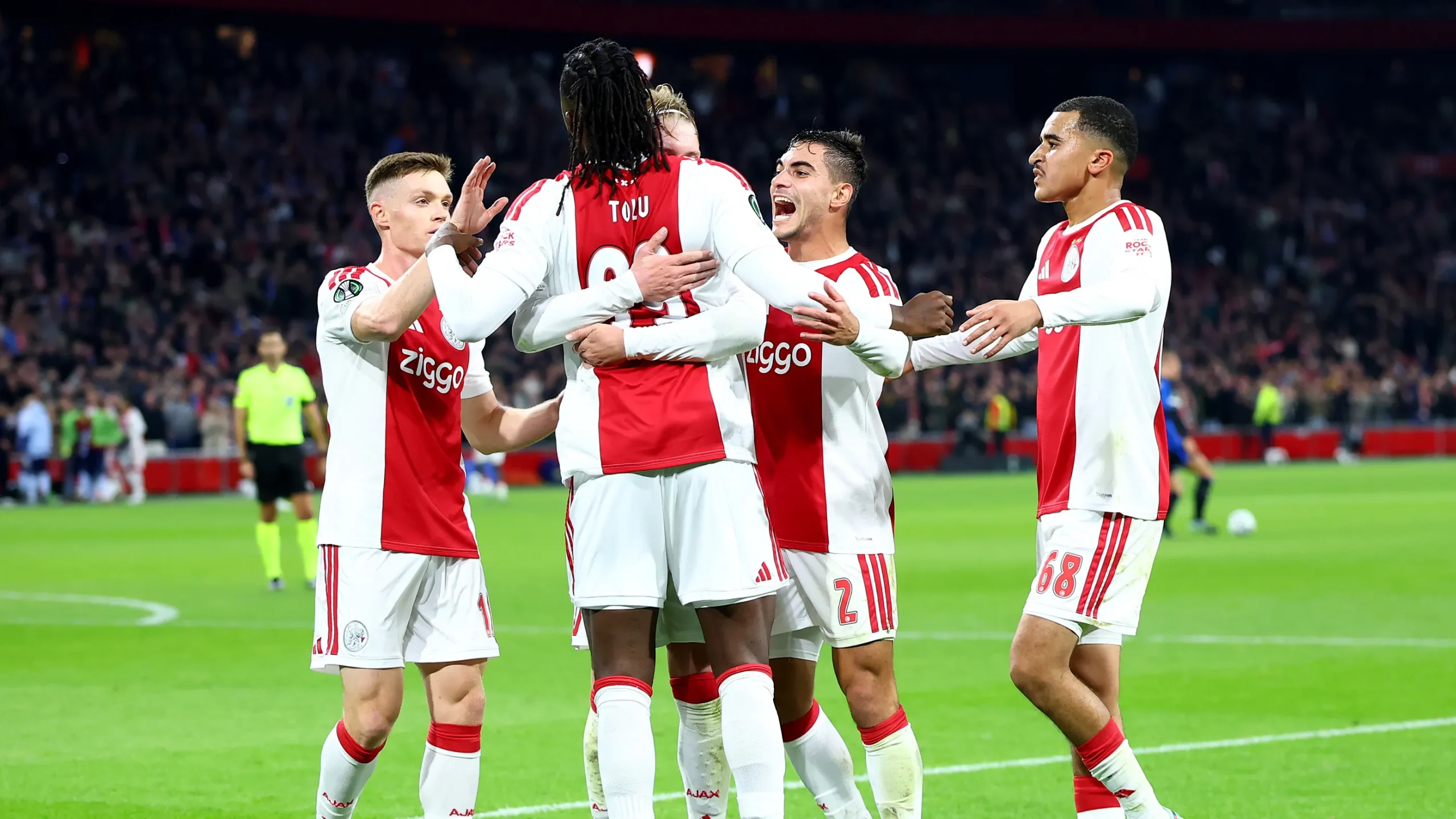 Vaihtopelaajat Tolu ja Ouazane antoivat Ajaxille tärkeät ensimmäiset kolme pistettä UEFA:n Konferenssiliigassa