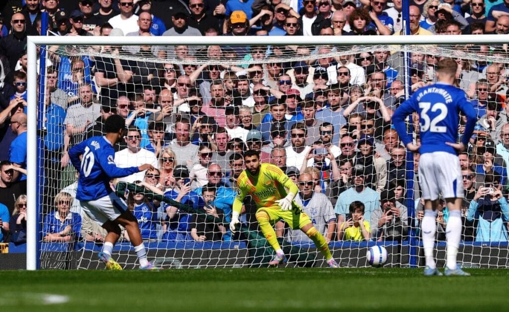 Iliman Ndiaye scores for Everton Football Club against Arsenal in the Premier League